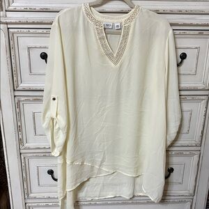 Beautiful Ivory Cato Woman blouse. 14/16